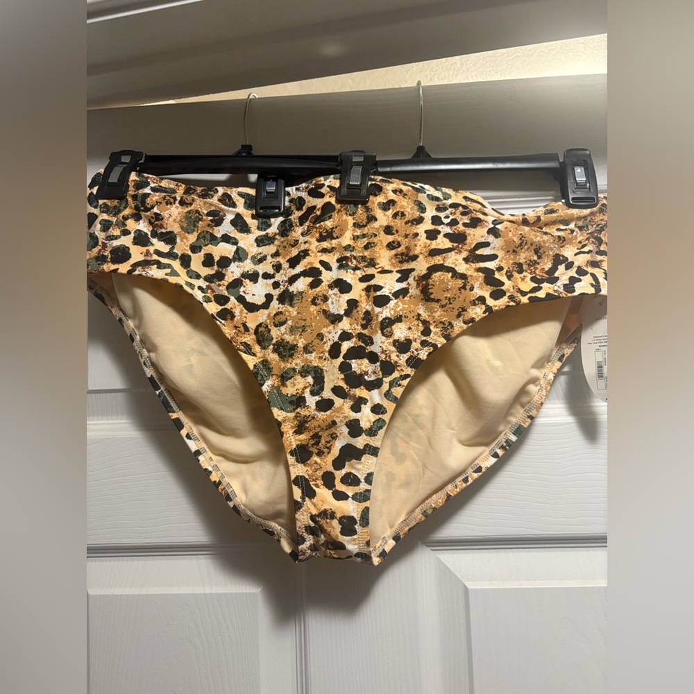 Woman Size 20W Plus Size Swim Bottoms-NWT-Animal Print